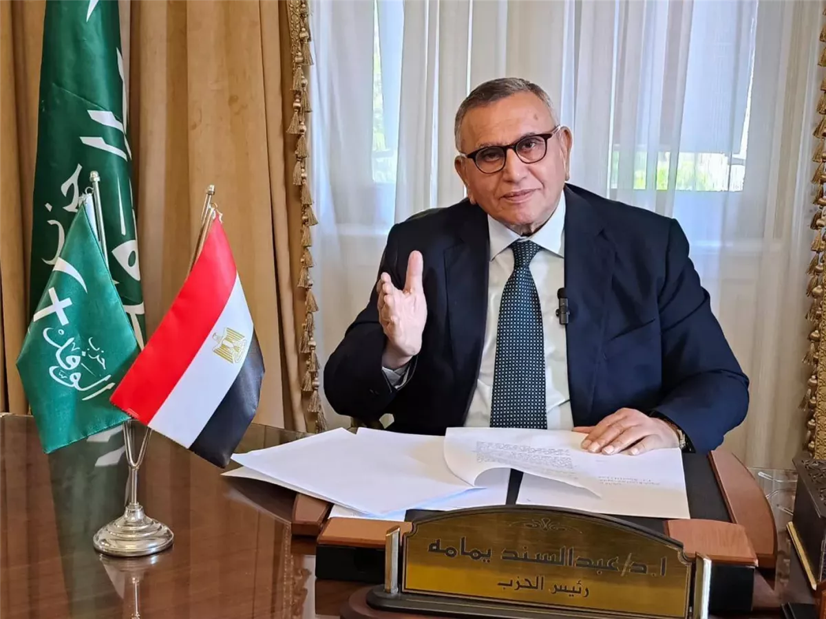 الدكتور عبد السند يمامة