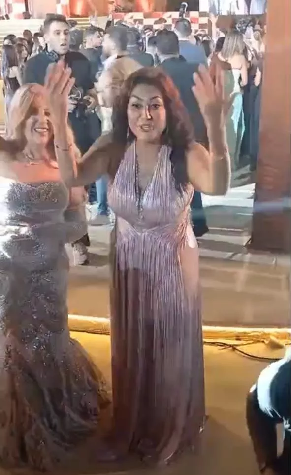 وفاء عامر في حفل زفاف ديانا هشام