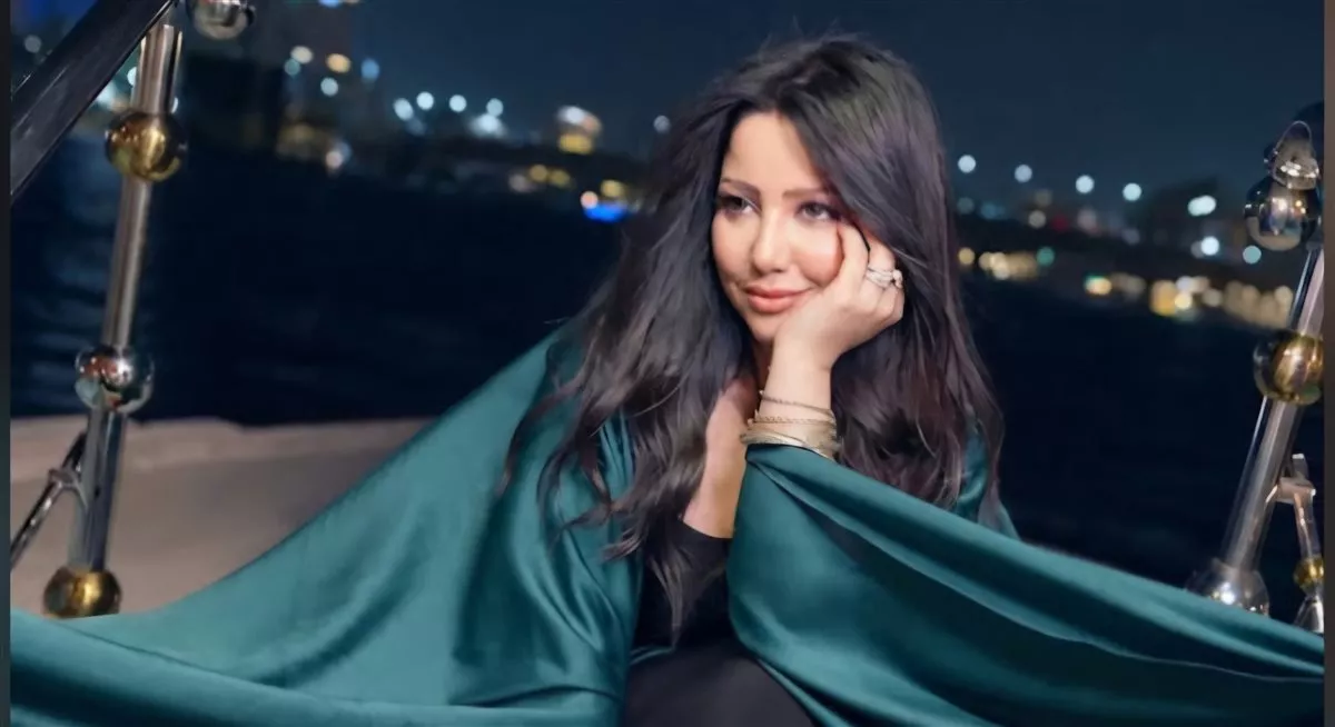 يسرا محنوش فيديو كليب آه على البلد دي