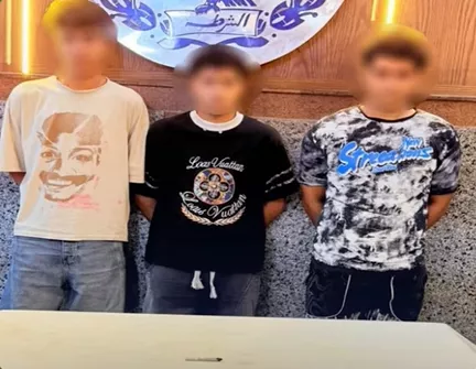 <strong>المتهمين بإلقاء الحجارة على سيارة بالقليوبية</strong>