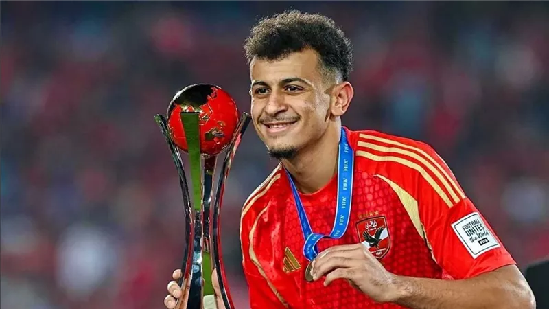 البنك الأهلي يحصل على موافقة الأهلي لضم عمر الساعي وخالد عبد الفتاح