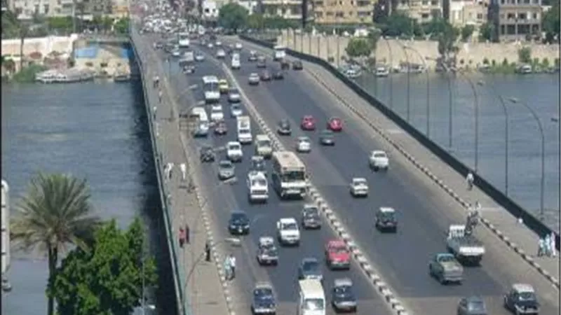 بسبب الميراث ..شاب يقفز من أعلى كوبرى عباس ورجال المسطحات ينقذوه 