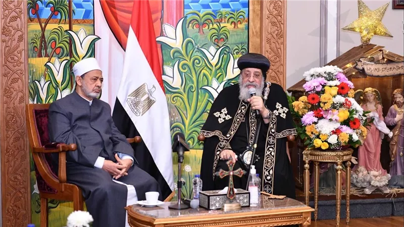 أحمد موسى عن زيارة شيخ الأزهر للبابا تواضروس: مصر بخير