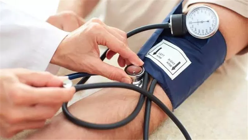 علاج الضغط العالي والضغط المنخفض بطرق طبيعية في المنزل