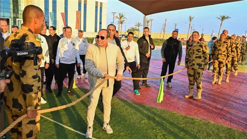 بالصور والفيديو.. رسائل قوية من الرئيس السيسي لطلاب الأكاديمية العسكرية