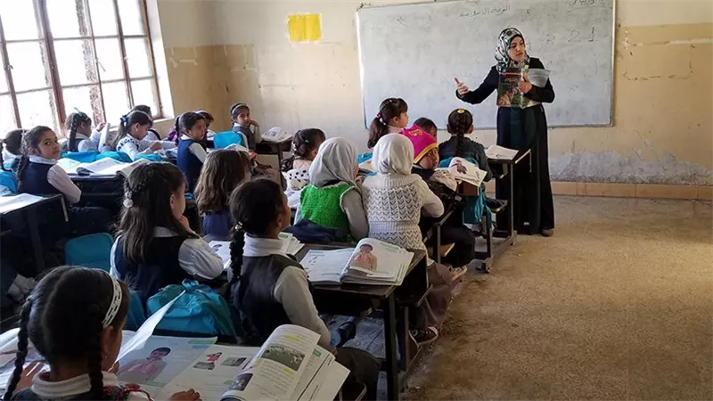 خبير تربوي يحذر من الإستعجال في تطبيق 