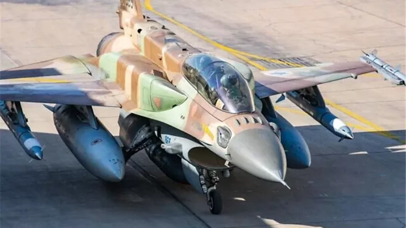 تهديد عبدالملك الحوثي.. الاحتلال الإسرائيلي يستهدف عمق اليمن ويتوعد بملاحقة قيادات الحوثيين 