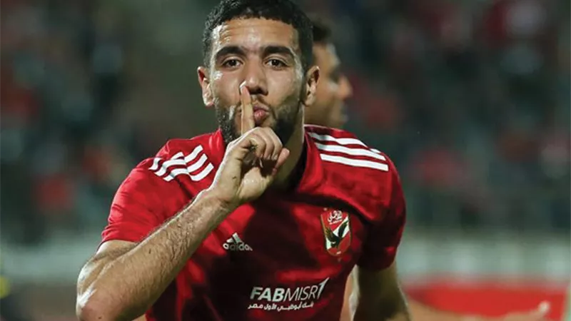 الزمالك يراقب.. وكيل قندوسي يعلن مصير اللاعب في سويسرا