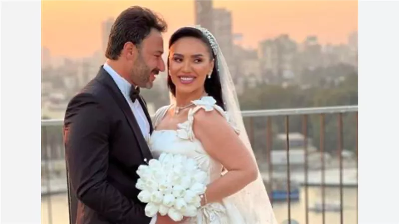 مي فاروق ورنا سماحة.. تعرف على أشهر حالات الزواج والطلاق في 2025