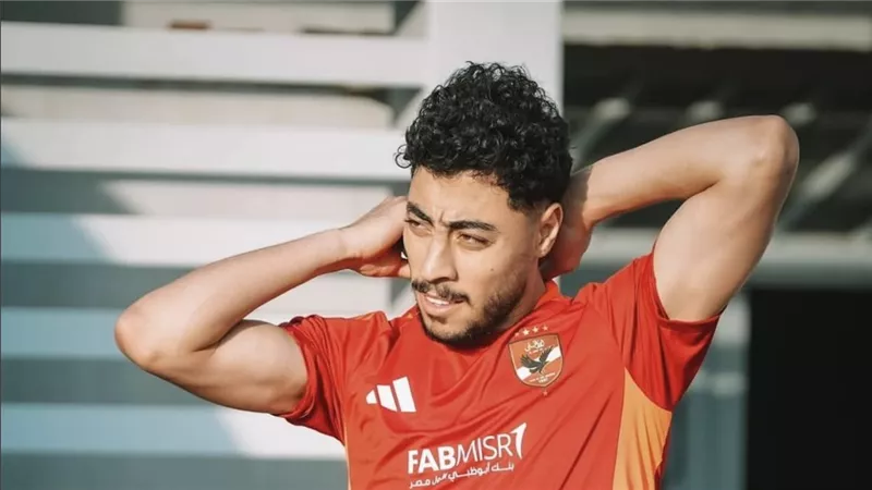 بعد رفضه التجديد للأهلي.. صحيفة قطرية تعلن انتقال أكرم توفيق للشمال القطري