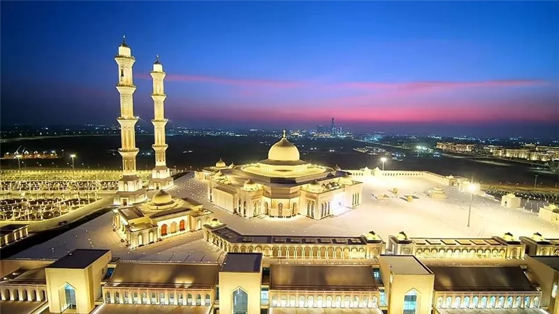أول جمعة من مسجد مصر الكبير.. مفتي الجمهورية خطيبًا ونعينع قارئًا