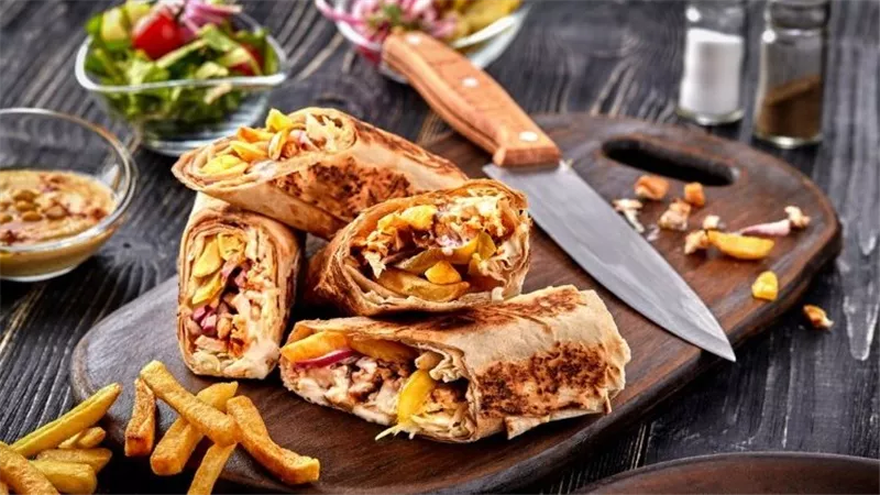 طريقة عمل شاورما الدجاج المنزلية.. وصفة لذيذة وسهلة التحضير