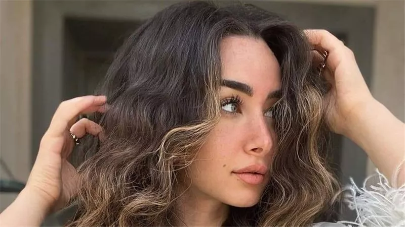 غيرت لون شعرها .. هنا الزاهد تبرز أنوثتها بإطلالة جذابة في حفل joy awards 