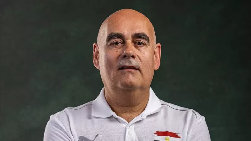 باستور يزيح الستار عن قائمة منتخب اليد أمام سلوفينيا ببطولة العالم 2025