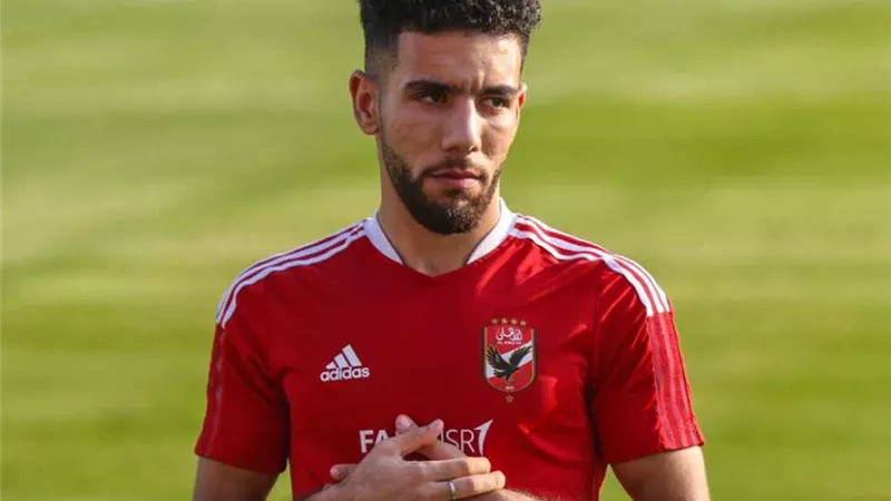 قندوسي يودع الأهلي برسالة عاطفية بعد رحيله إلى سيراميكا كليوباترا