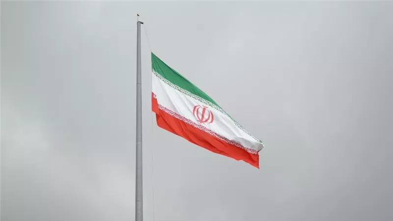 إيران على شفير انهيار اقتصادي.. هل تتجه طهران للدبلوماسية لإنقاذ نفسها من ترامب؟