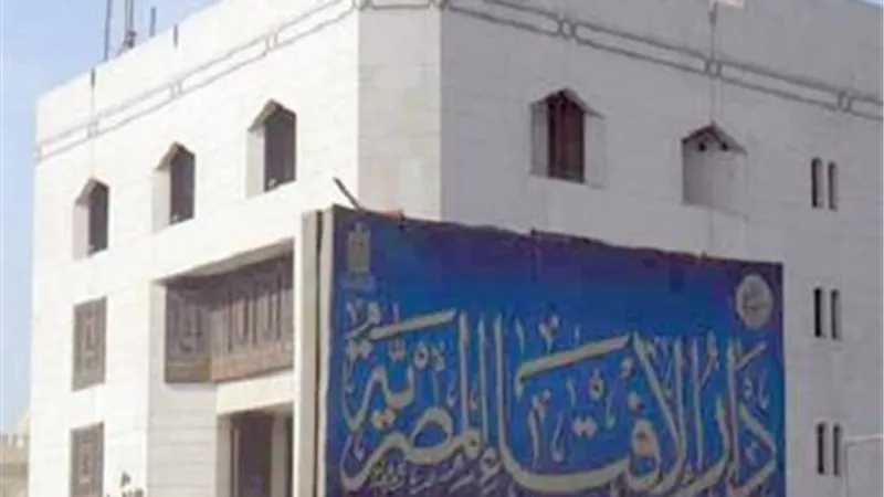 حكم تخصيص أحد الأبناء بالهبة.. متى يكون حرامًا وما شروط جوازه؟