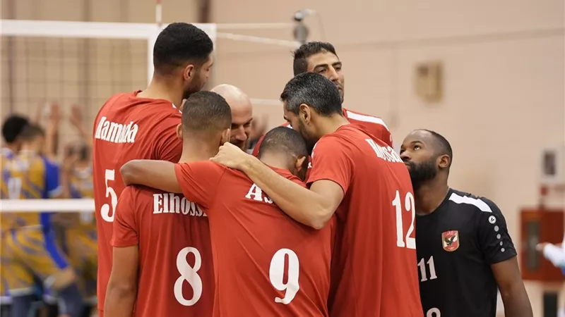 الأهلي ينجو من كمين الشرطة القطري ويتصدر مجموعته بالبطولة العربية للطائرة