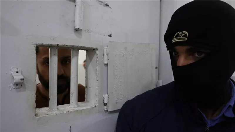 ضبط شخص انتحل صفة موظف بنكي للاستيلاء على أموال المواطنين بالمنيا