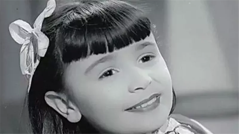 في مثل هذا اليوم.. رحيل الطفلة المعجزة فيروز أيقونة السينما المصرية