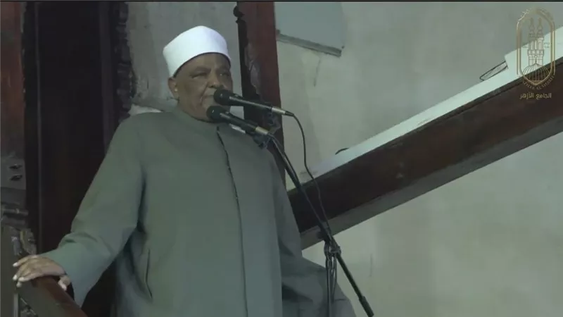 خطيب الجامع الأزهر: شعب مصر كله جيش مستعد للتضحية والدفاع عن وطنه