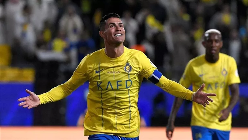 مسيرة كريستيانو رونالدو في الملاعب الأوروبية قبل خوض التجربة في آسيا