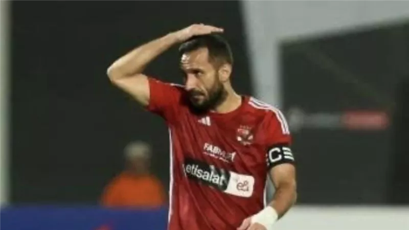 حسن المستكاوي يشيد بإخلاص وعطاء علي معلول مع الأهلي 