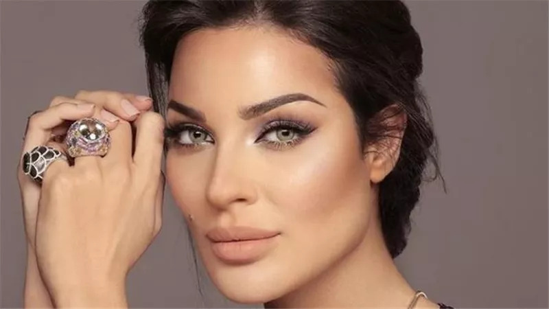 عيد ميلاد نادين نسيب الـ 41.. محطات في حياة ملكة جمال لبنان 