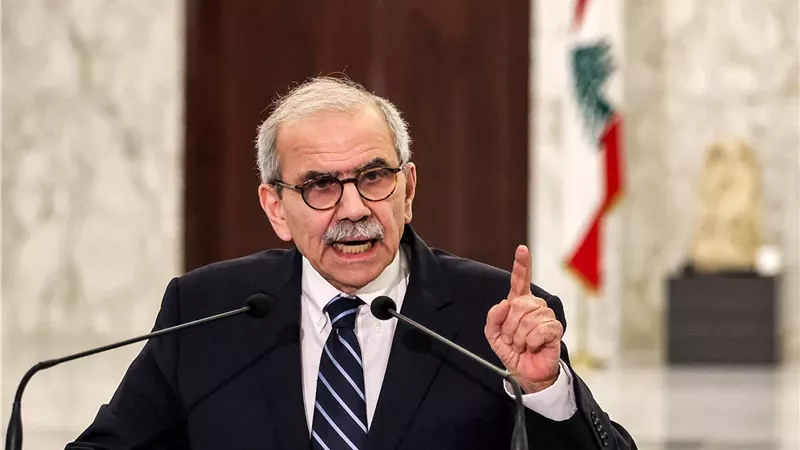  رئيس الوزراء اللبناني: سنواكب عودة النازحين وتسهيلها وترميم الجسور المهدمة 