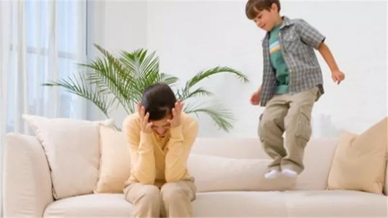 اضطراب فرط الحركة ونقص الانتباه لدى الأطفال.. علامات يجب ألا يتجاهلها الآباء