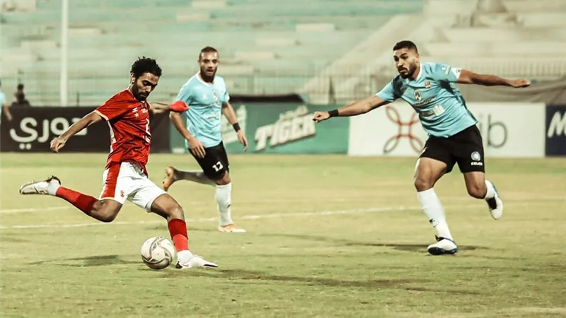 موعد مباراة الأهلي وغزل المحلة.. والغيابات تضرب الأحمر
