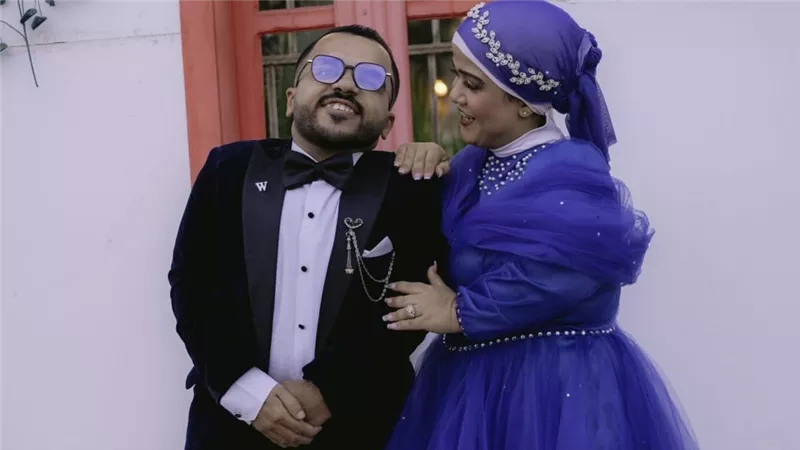 قصة مصطفى ووعد من قصار القامة.. رحلة حب تتكلل بالزواج 