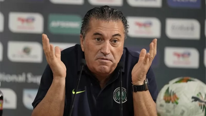 بعد رحيل جروس.. تعرف على الجهاز الفني الجديد للزمالك بقيادة بيسيرو