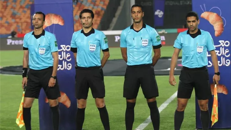 أمين عمر حكما لمباراة بيراميدز والإسماعيلي.. وبسيوني لمواجهة المصري والطلائع