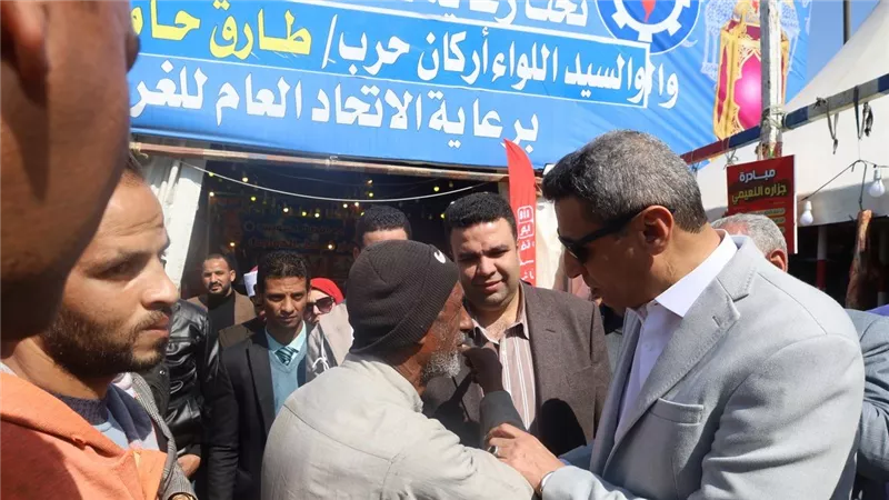 محافظ السويس يفتتح معرض 