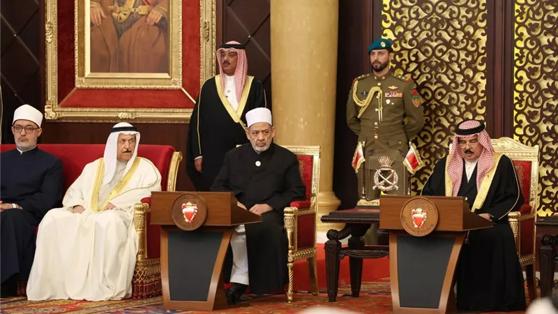 مؤتمر الحوار الإسلامي بالبحرين.. شيخ الأزهر يدعو لتضامن عربي إسلامي موحد