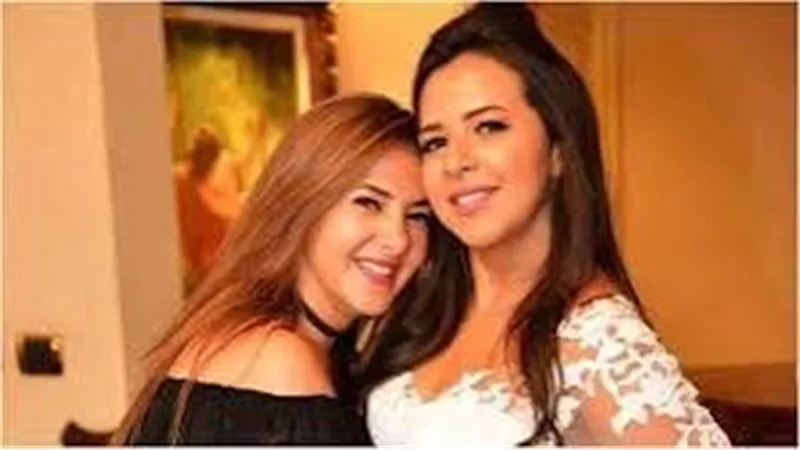 أبرزهن دنيا وإيمي سمير غانم .. نجوم يظهرون بأكثر من شخصية في مسلسلاتهم