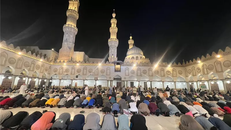  التراويح كم ركعة .. حكمها وفضلها وهل يجوز التخلف عنها؟