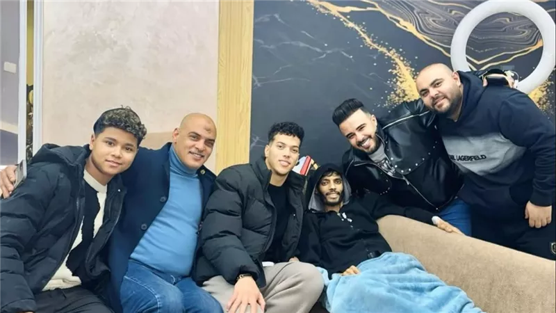 إمام عاشور يزور إبراهيم شيكا لتقديم الدعم المعنوي