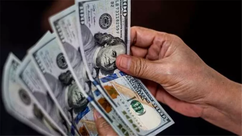 سعر الدولار في البنوك المصرية بمنتصف تعاملات اليوم الاثنين 26/5/2025
