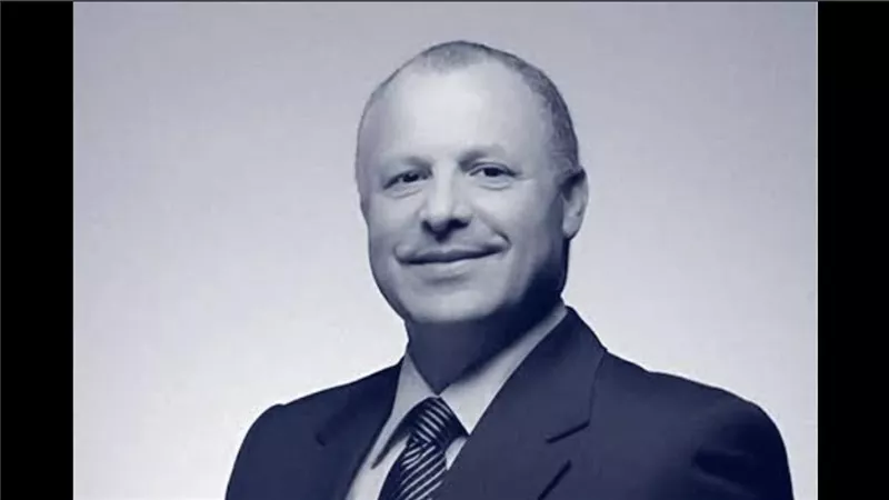 أنت محسوب على الزمالك أونطة..ممدوح عباس يهاجم أبو ريدة لهذا السبب 