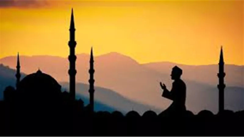 اهتز له عرش الرحمن وشيعه 70 ألـف ملك.. ما هي مناقب الصحابي سعد بن معاذ؟