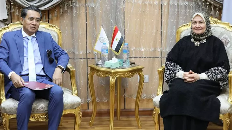 مستشارة شيخ الأزهر لشؤون الوافدين تستقبل سفير إندونيسيا بالقاهرة لتعزيز التعاون التعليمي