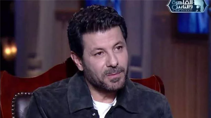 نشأ بعيدًا عن والديه.. إياد نصار يكشف تفاصيل مؤثرة من طفولته (فيديو)