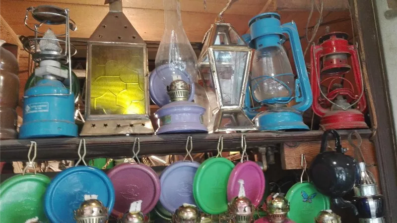 أحد بائعي فوانيس رمضان: الحرفة تجمع بين الثراث والحداثة (فيديو)