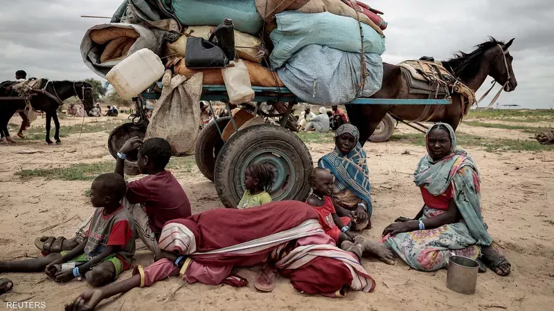 العائدين من السودان: عشنا 19 شهر في جحيم.. والرئيس أعادنا لمنازلنا بامان