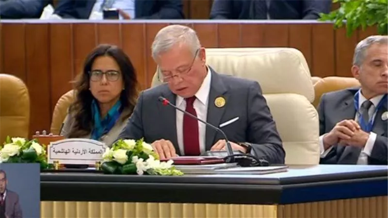 القمة العربية.. العاهل الأردني: رفض التهجير وإعادة إعمار غزة أولوية عربية