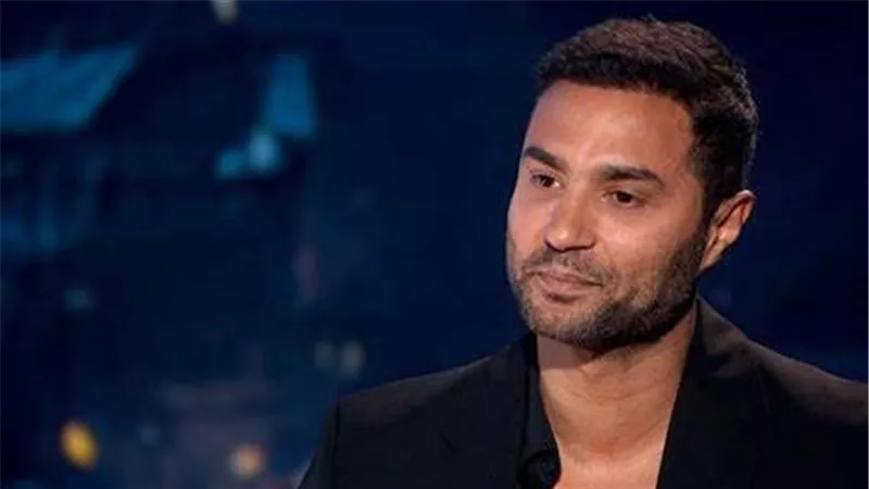 كريم فهمي: «بشتغل علشان بحب المهنة.. ومش بشغل بالي بفكرة البطولة»