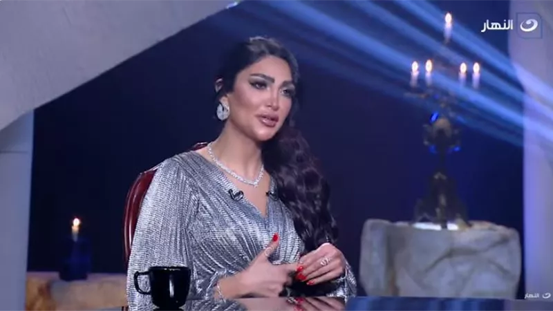 تفاصيل جديدة .. سالي عبد السلام تكشف سبب طلاق هنا الزاهد (فيديو)