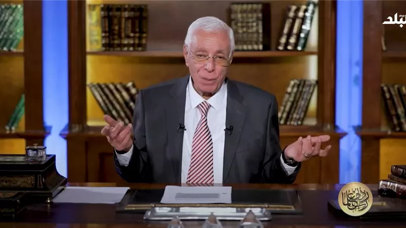 ما علامات الإصابة بحصوات المرارة ؟.. حسام موافي يوضح            